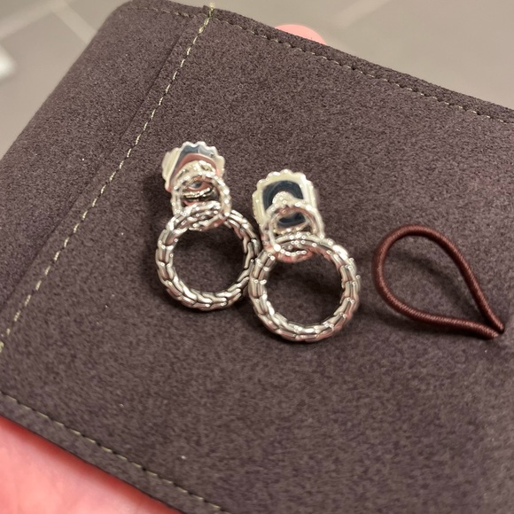 NWT ✨John Hardy Carved Chain Interlocking Stud Earrings - Picture 4 of 7